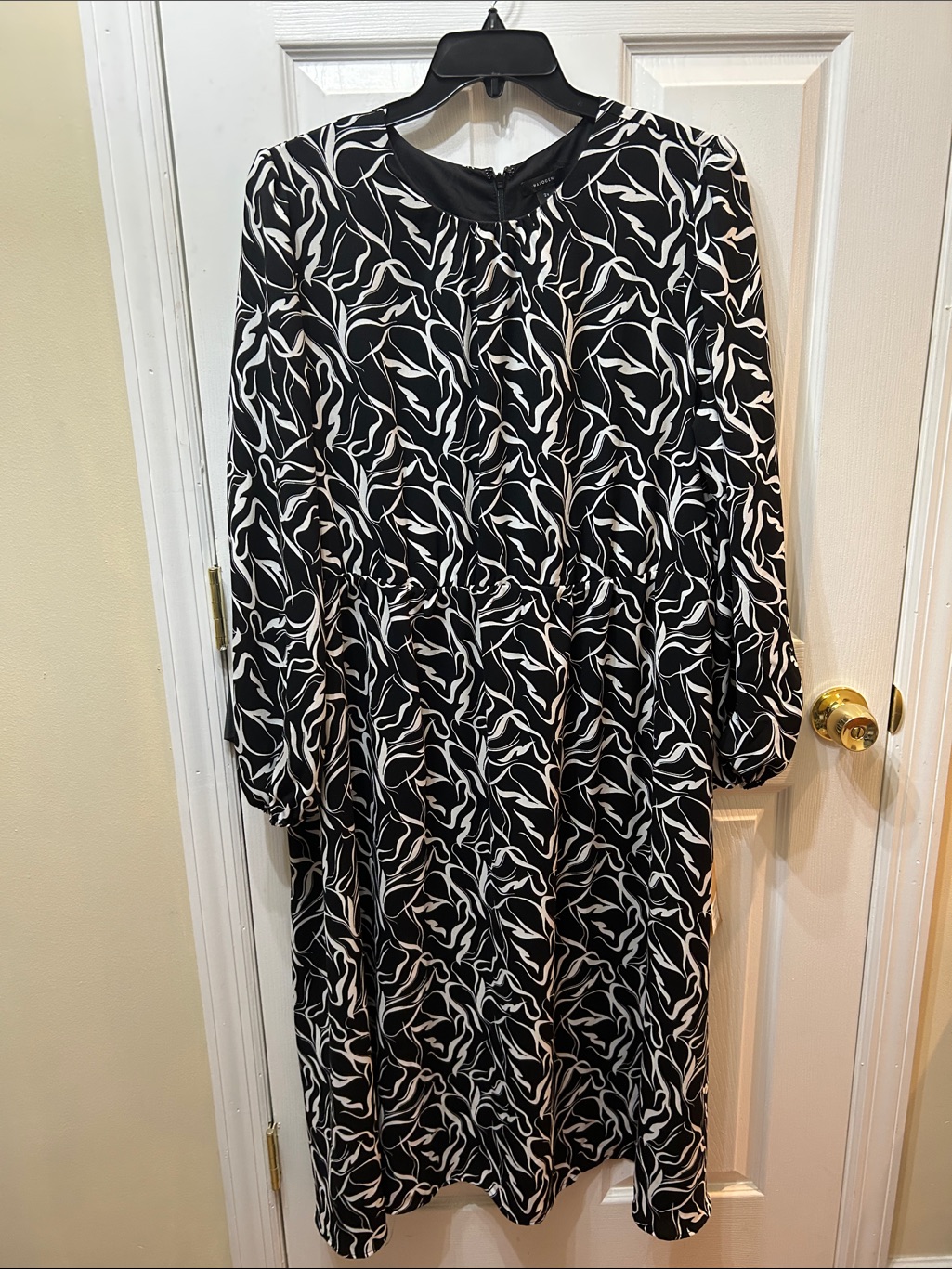 Black & White Long Sleeve Printed Women’s Dress